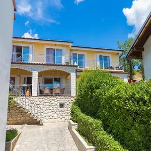 Franco Apartman Selce