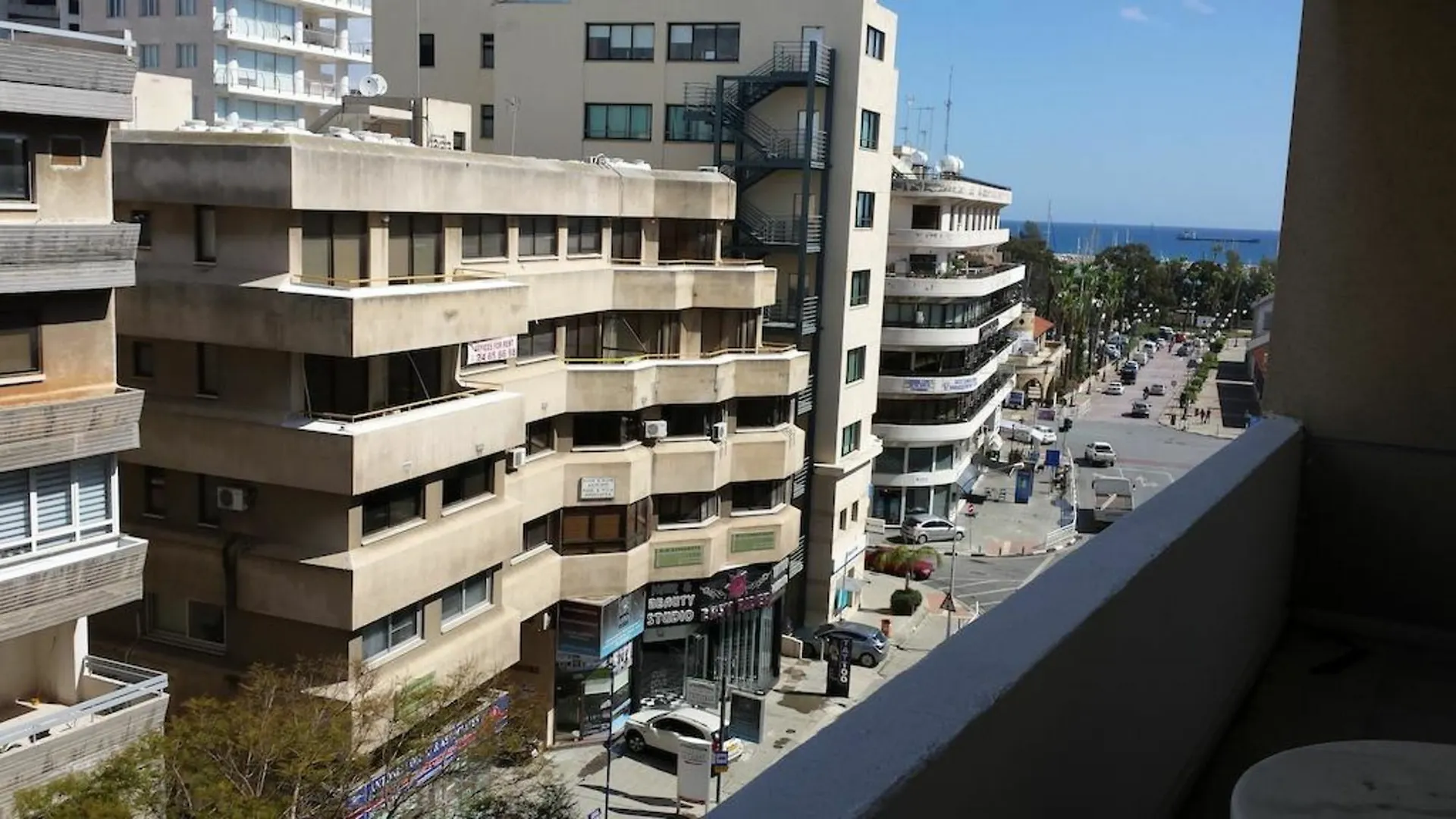Francis Apartments Lárnaka